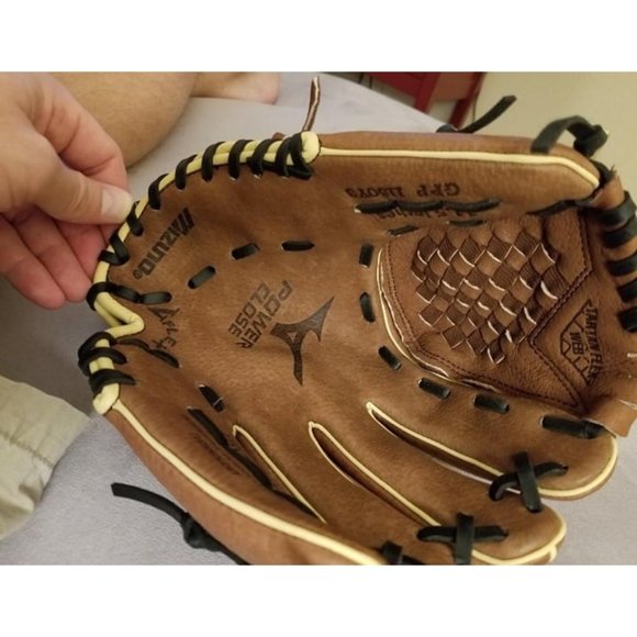 Prospect Power Close Youth Baseball Glove Series
